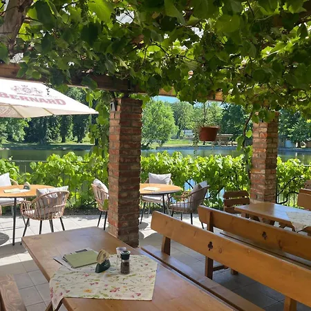 Radunka - Restaurace, A Wellness Casa de hóspedes 4*